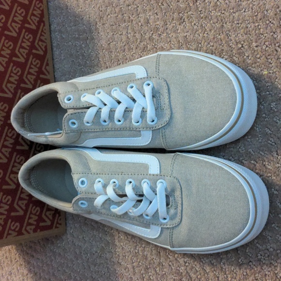 VANS NWT Women's Ward Canvas Sneaker in Taupe - Picture 6 of 7